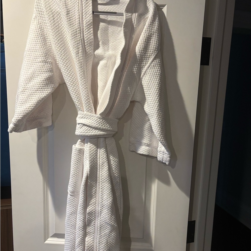 Ritz Carlton Luxurious White Waffle Bathrobe